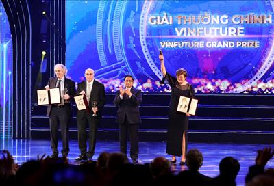 Tác giả công nghệ mRNA giành giải thưởng VinFuture Grand Prize